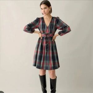 NWT! J.Crew long sleeve plaid dress. Pockets! V neck. Size 00.